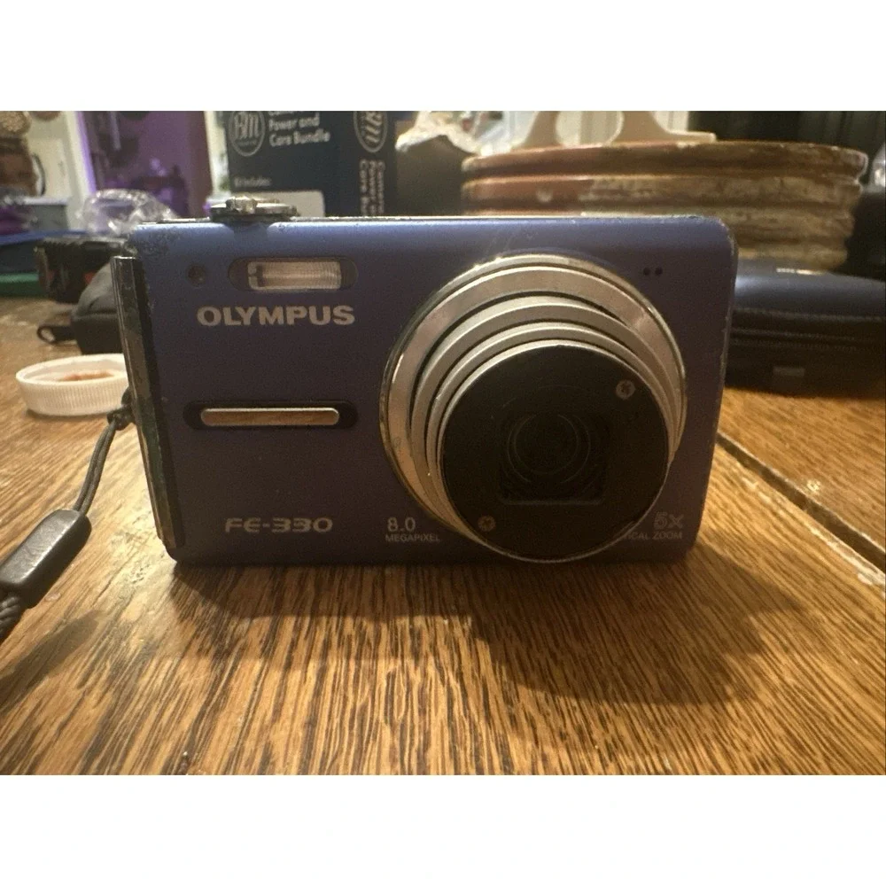 Olympus FE FE-330 8.0MP Digital Camera - Blue Crusty and lcd doesnt come on